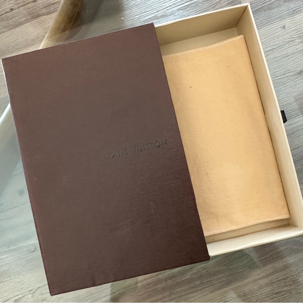 Louis Vuitton Agenda - Picture 7 of 7